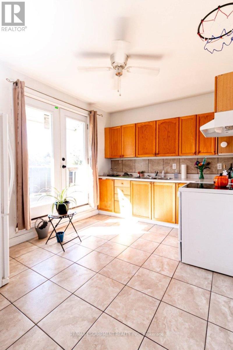 Second Floor Kitchen - 548 Beach Road, Hamilton, ON