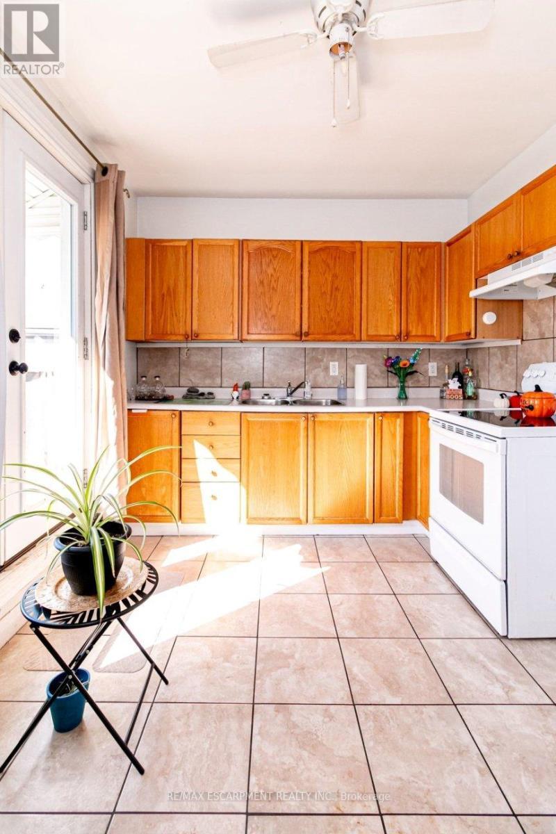Second Floor Kitchen - 548 Beach Road, Hamilton, ON