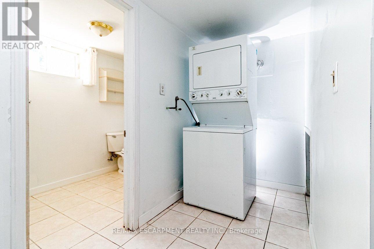 Basement Laundry - 548 Beach Road, Hamilton, ON