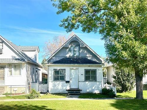 869 College Ave, Winnipeg, MB 