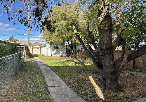 869 College Ave, Winnipeg, MB 
