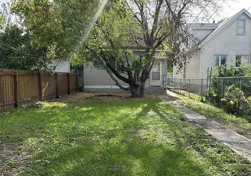 869 College Ave, Winnipeg, MB 