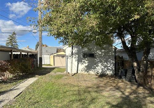 869 College Ave, Winnipeg, MB 