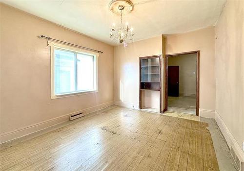 869 College Ave, Winnipeg, MB 
