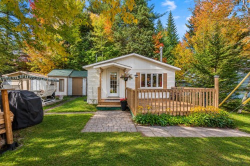 41 Ch. de la Vallée-Bleue  Val-David, QC J0T 2N0