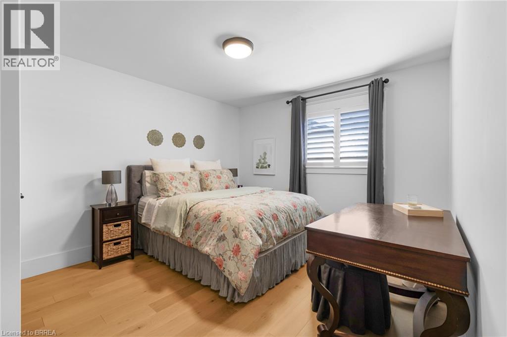 60 Mountain Brow Boulevard, Hamilton, ON