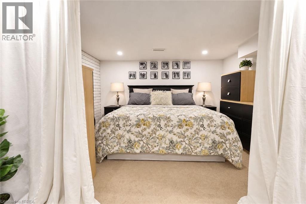 60 Mountain Brow Boulevard, Hamilton, ON