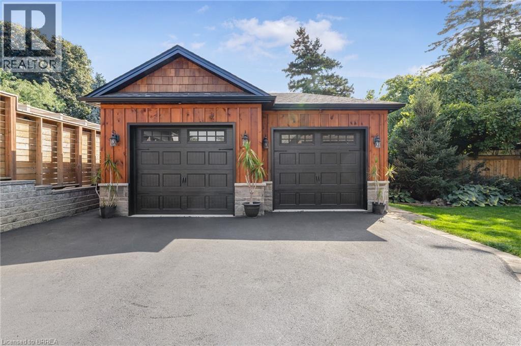 60 Mountain Brow Boulevard, Hamilton, ON