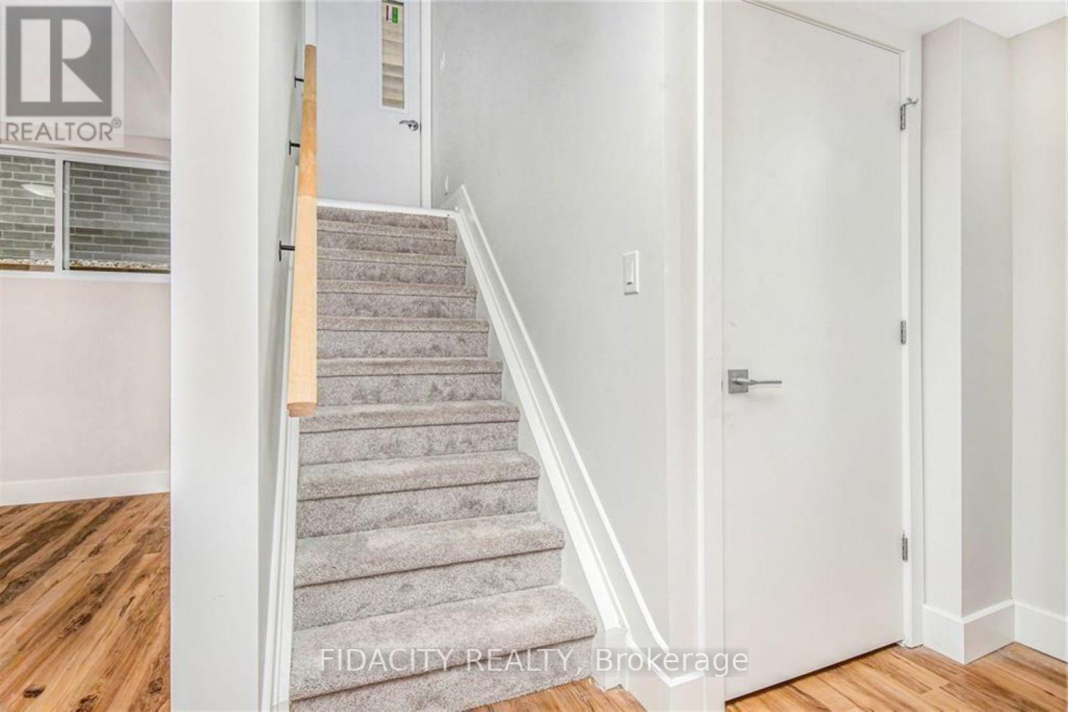 1402 Mayview Avenue, Ottawa, ON
