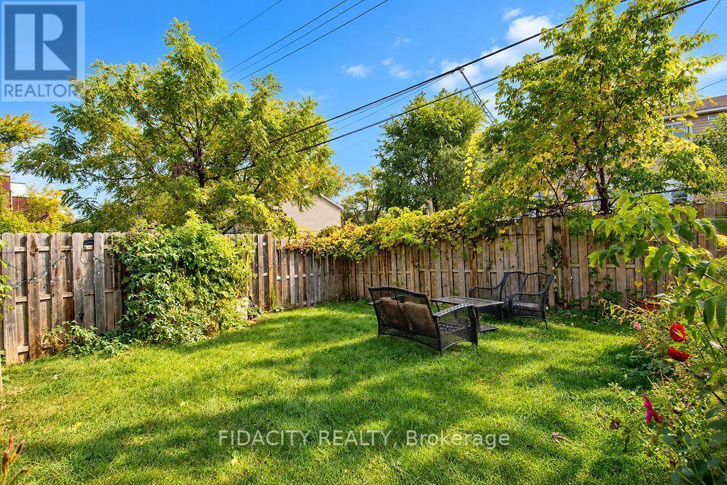 1402 Mayview Avenue, Ottawa, ON