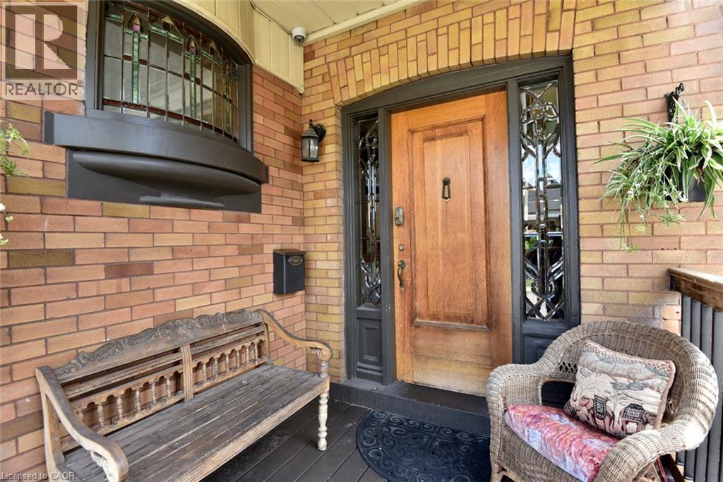 70 Kensington Avenue N, Hamilton, ON