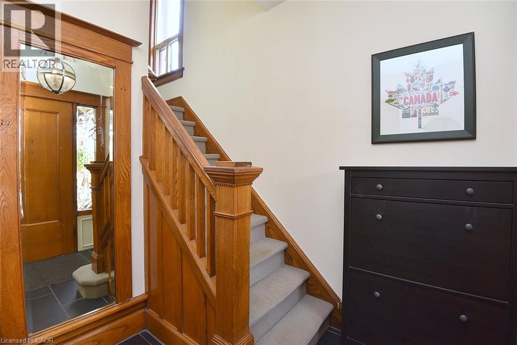 70 Kensington Avenue N, Hamilton, ON