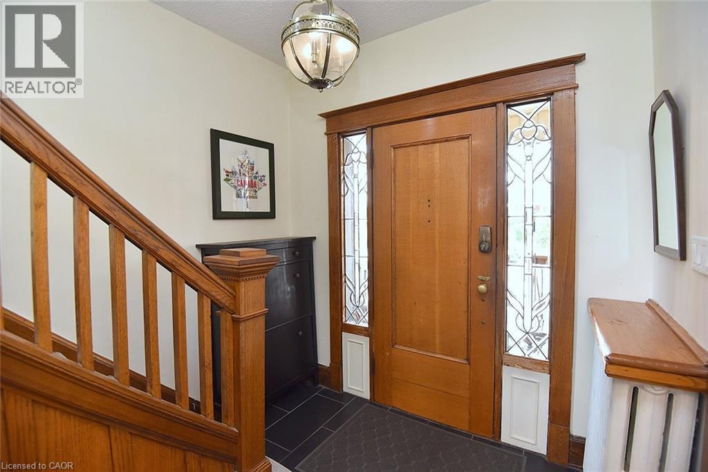 70 Kensington Avenue N, Hamilton, ON