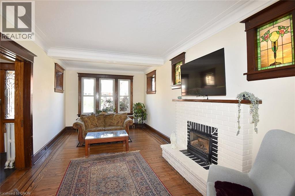 70 Kensington Avenue N, Hamilton, ON