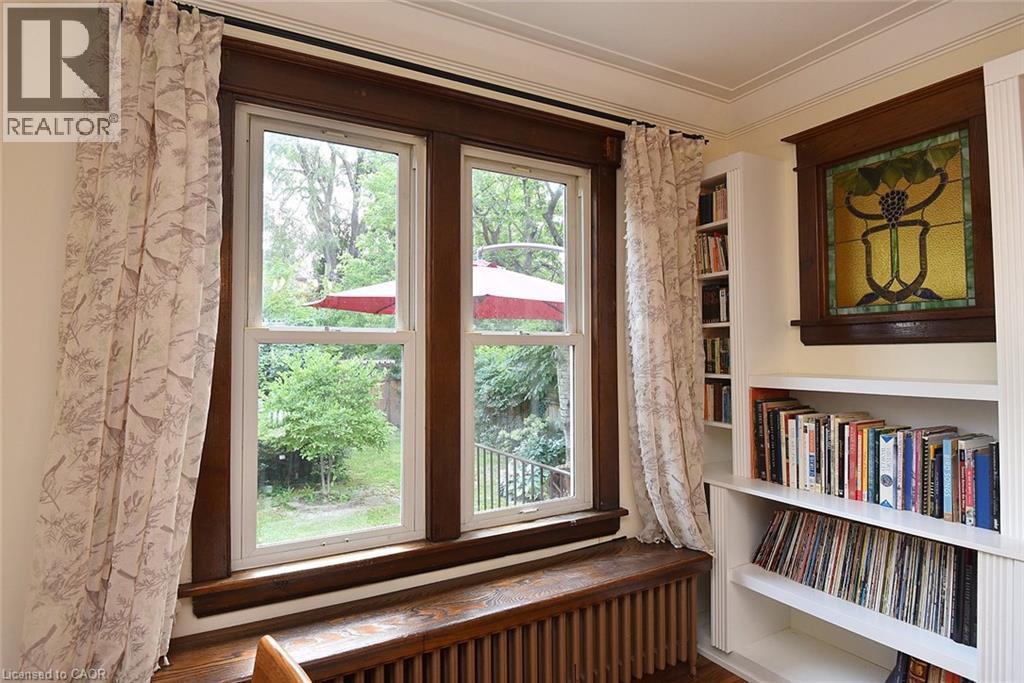 70 Kensington Avenue N, Hamilton, ON