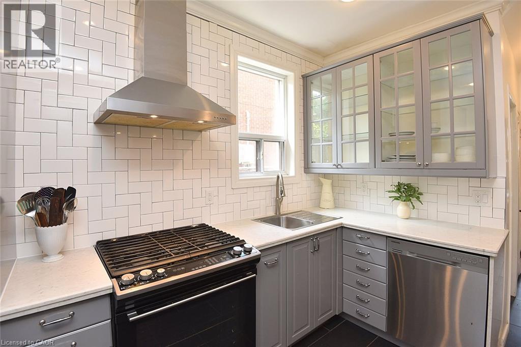 70 Kensington Avenue N, Hamilton, ON