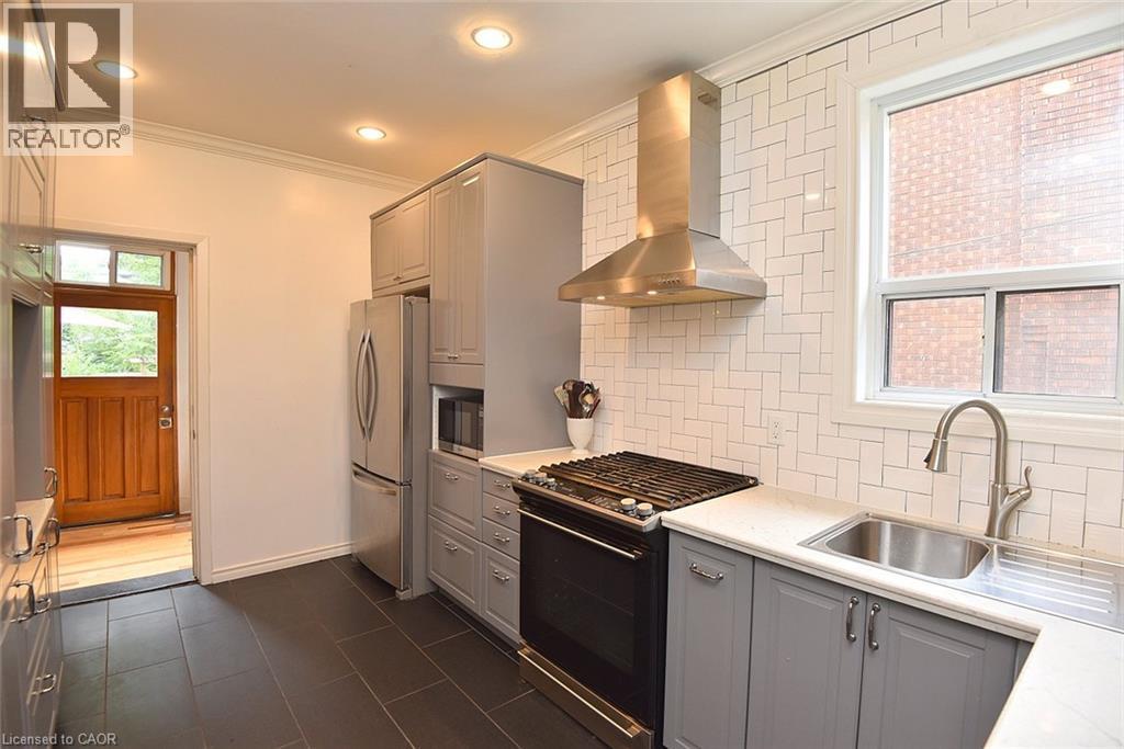 70 Kensington Avenue N, Hamilton, ON