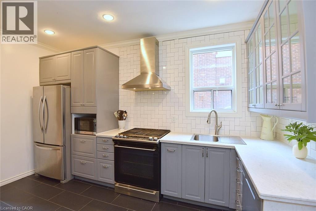 70 Kensington Avenue N, Hamilton, ON