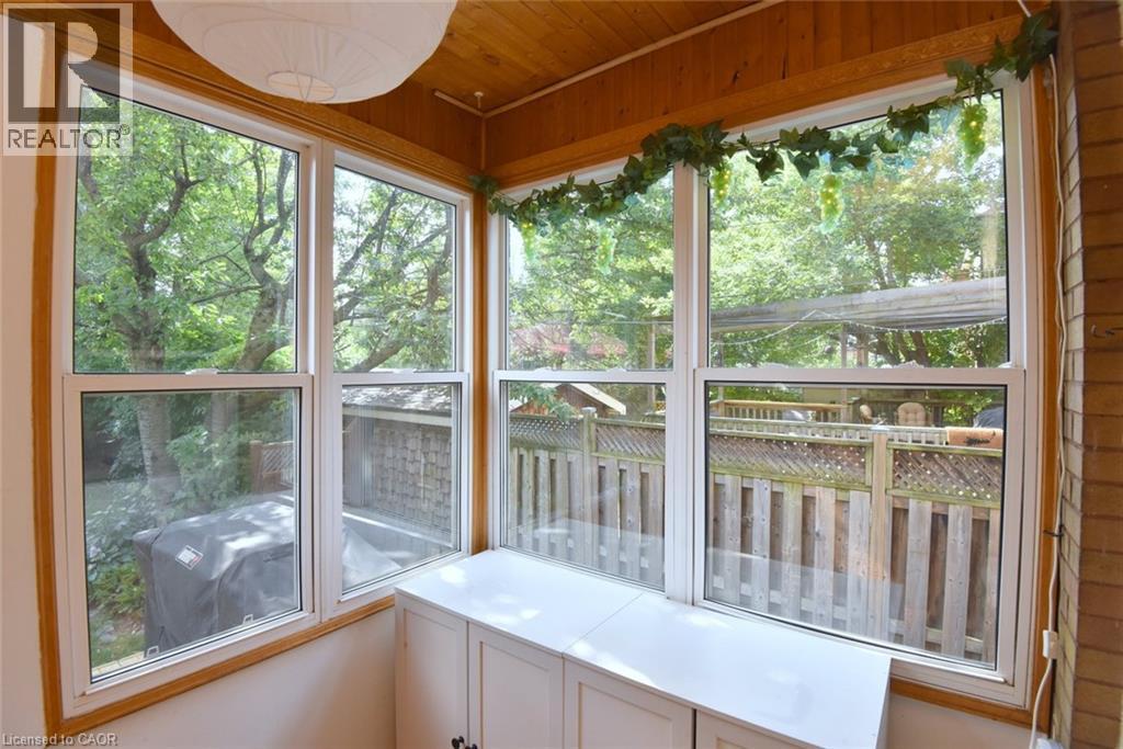 70 Kensington Avenue N, Hamilton, ON