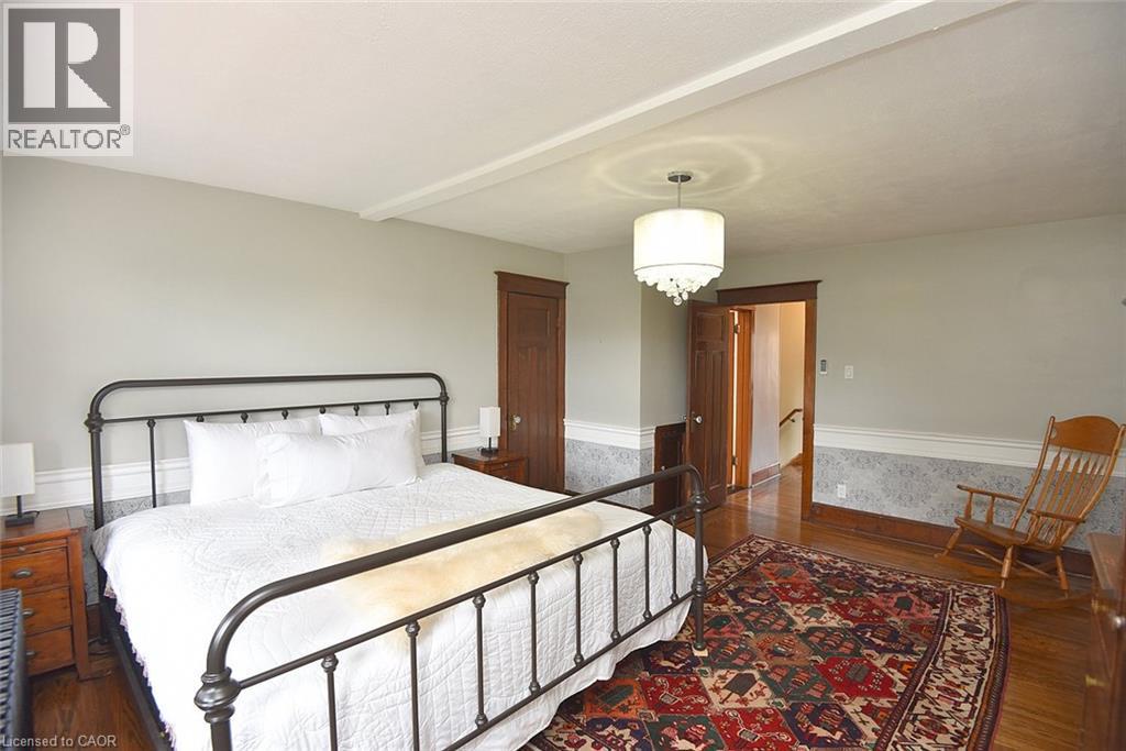 70 Kensington Avenue N, Hamilton, ON