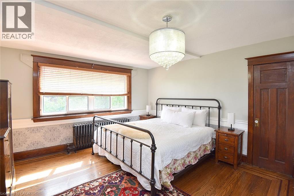 70 Kensington Avenue N, Hamilton, ON