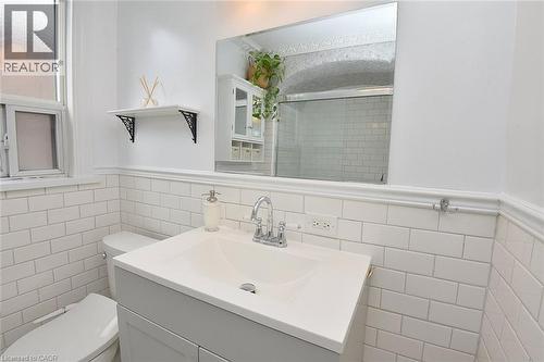 70 Kensington Avenue N, Hamilton, ON 
