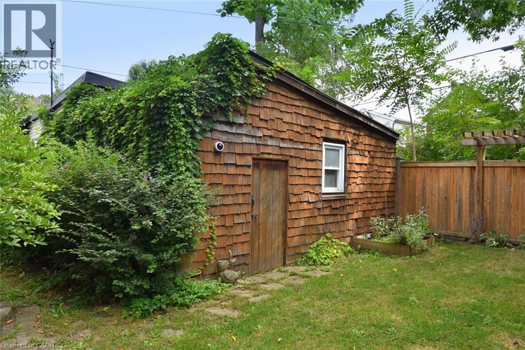 70 Kensington Avenue N, Hamilton, ON