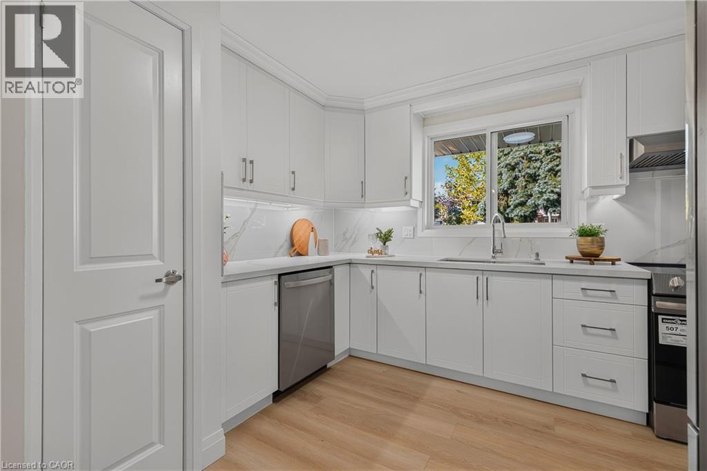 103 Dalegrove Drive, Kitchener, ON
