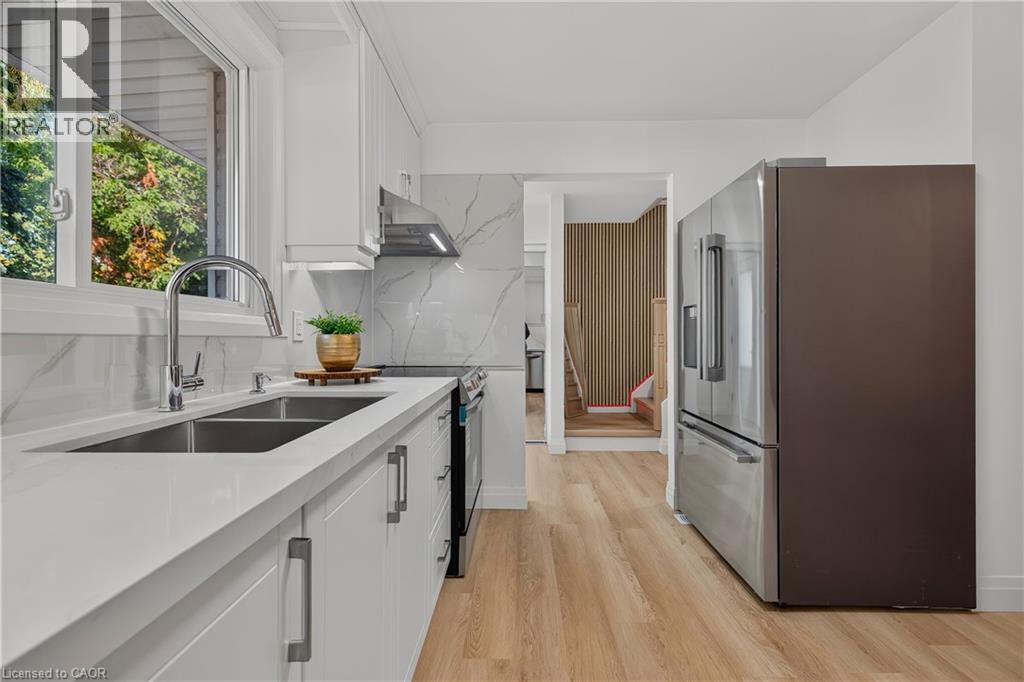 103 Dalegrove Drive, Kitchener, ON