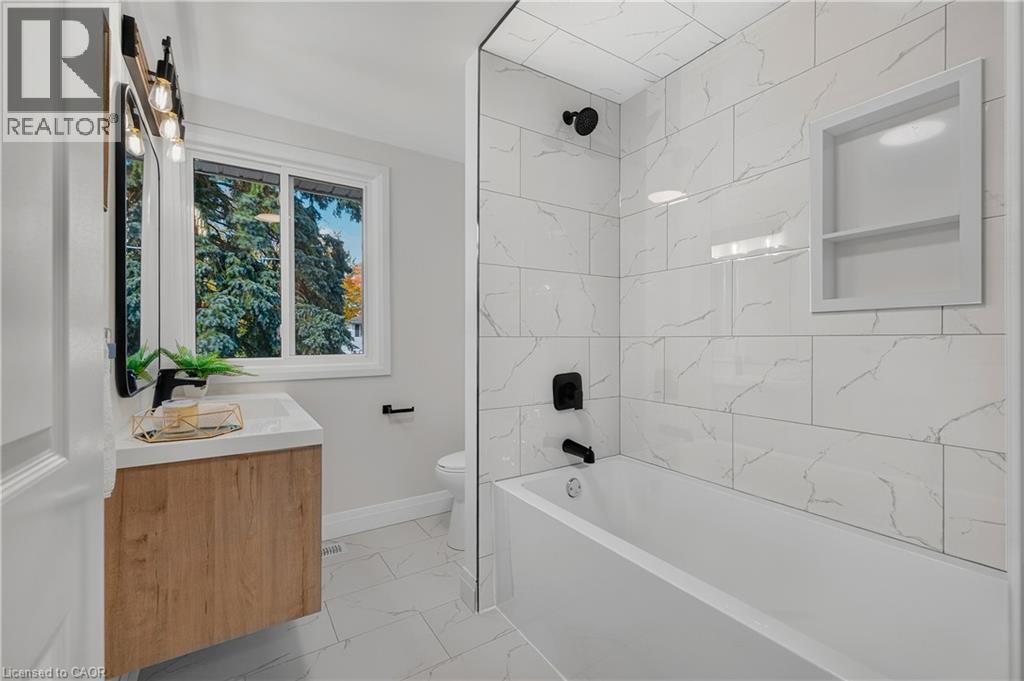 103 Dalegrove Drive, Kitchener, ON