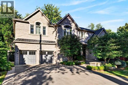 225 LAKESIDE Avenue  Burlington, ON L7N 1Y4