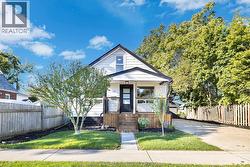 1541 ALBERT Windsor, ON N8Y 3R3