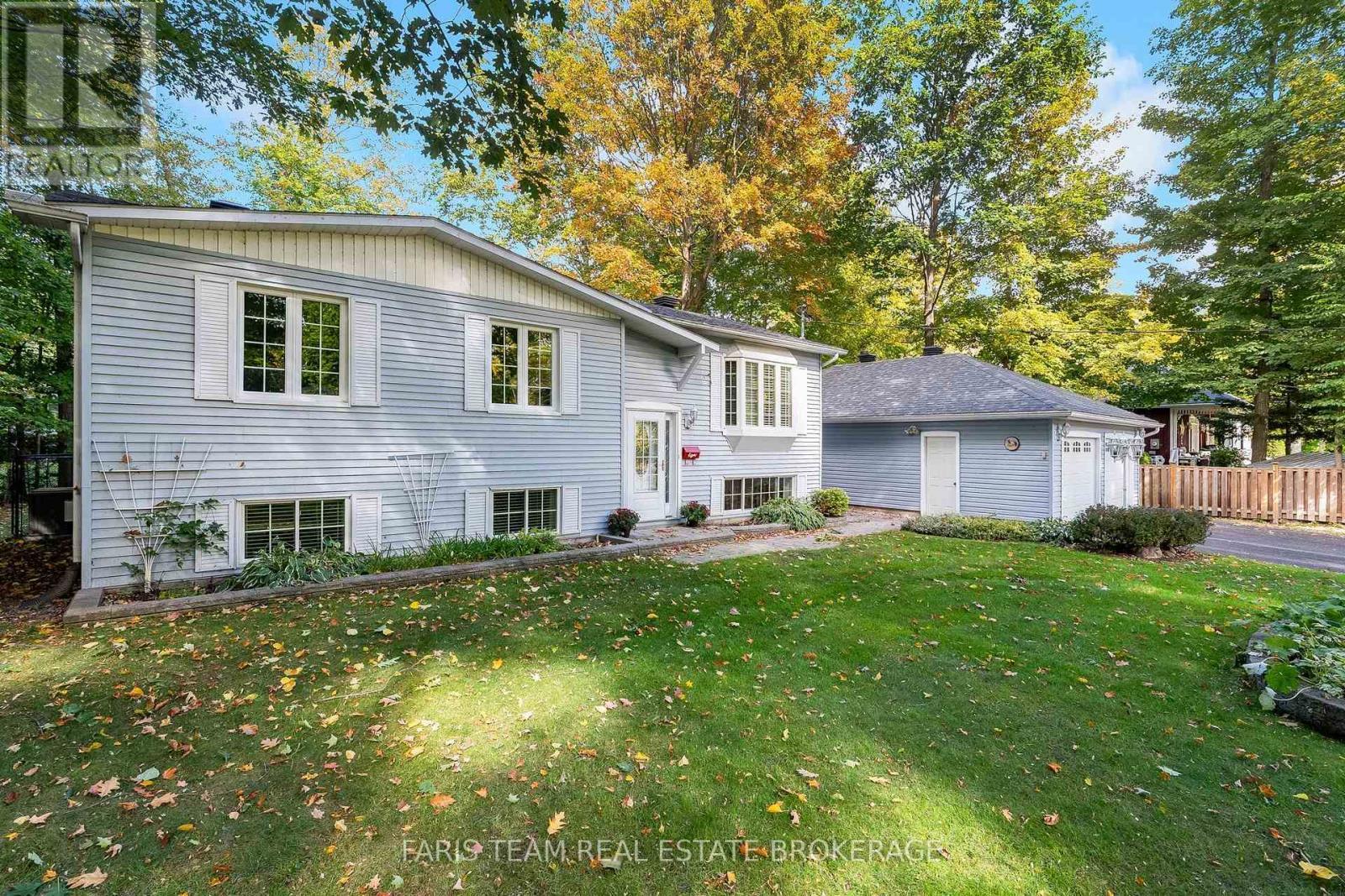 8 Pinecone Avenue, Tiny, ON