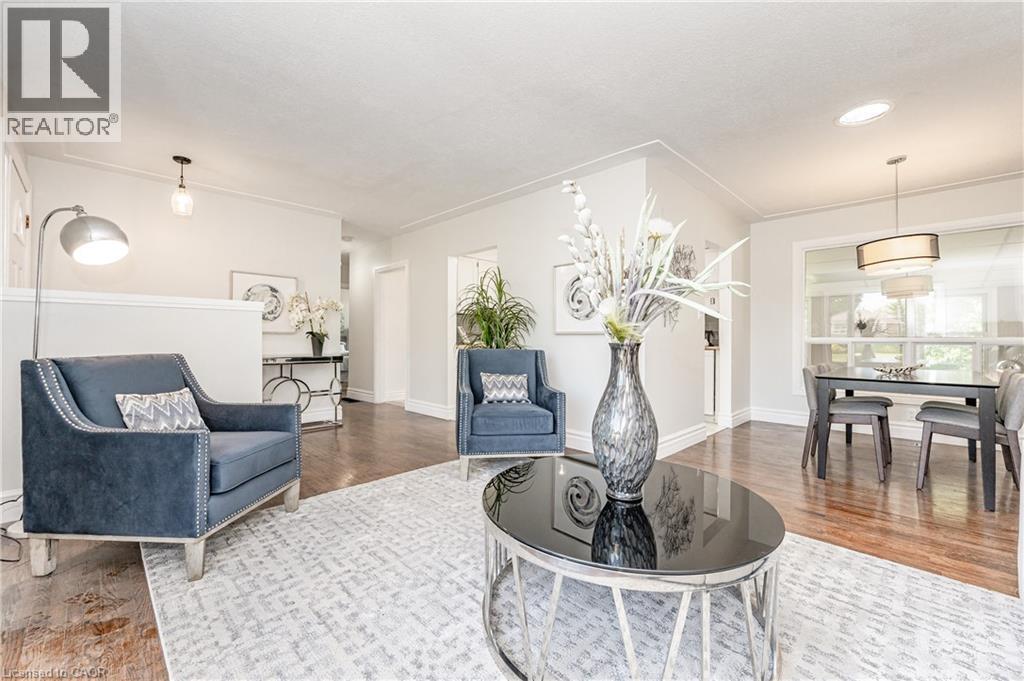 Hardwood flooring, recessed lighting, and crown molding - 388 Appleby Line, Burlington, ON