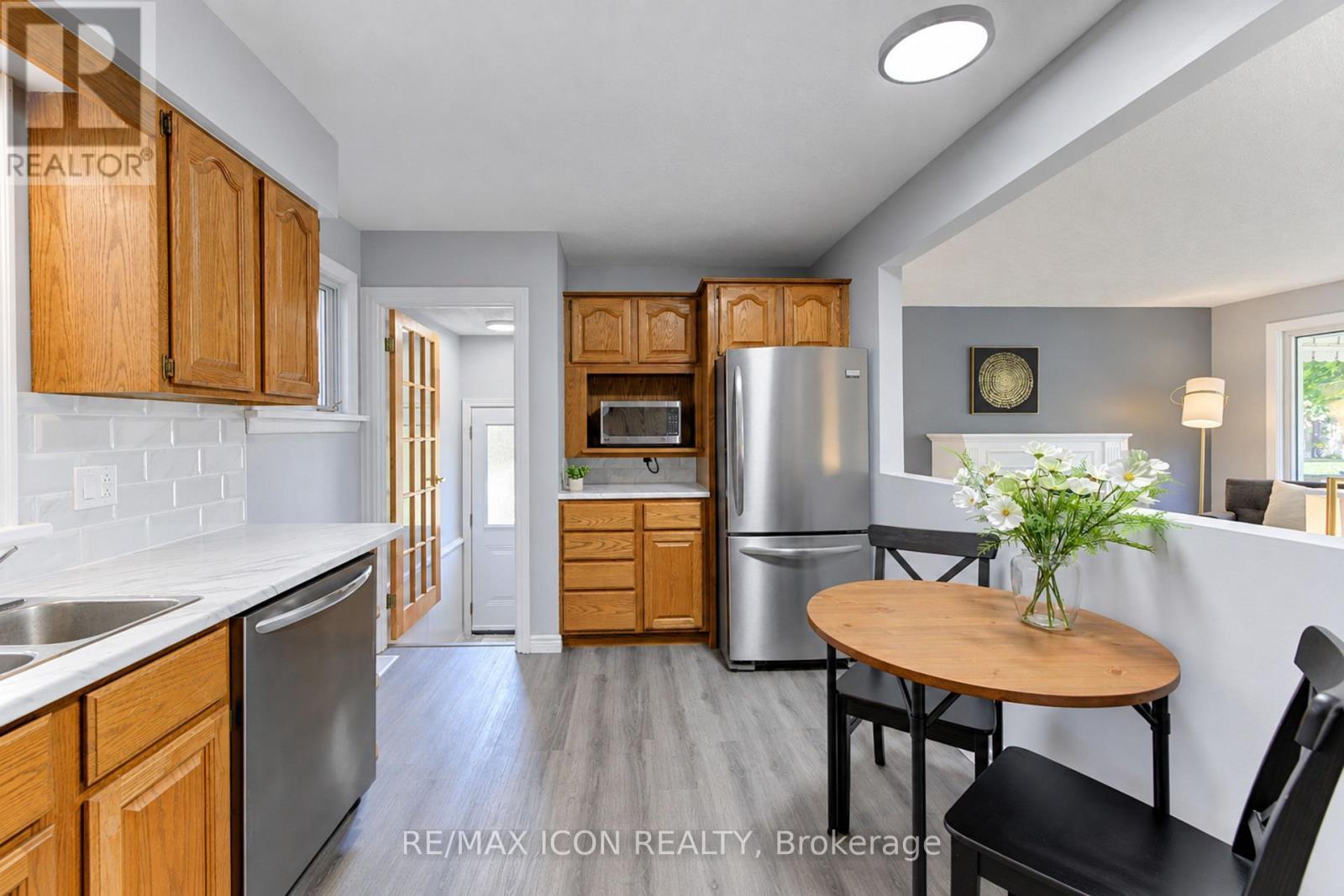 64 Lowrey Avenue S, Cambridge, ON