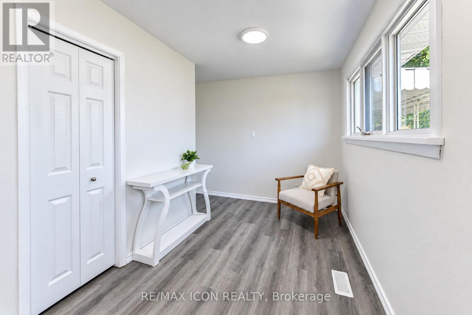 64 Lowrey Avenue S, Cambridge, ON