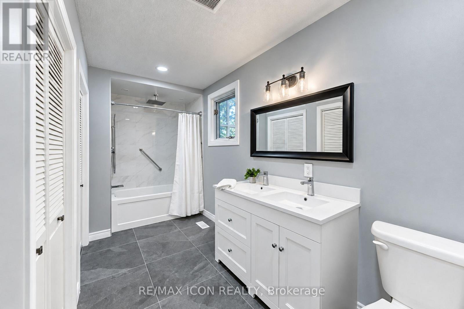 64 Lowrey Avenue S, Cambridge, ON