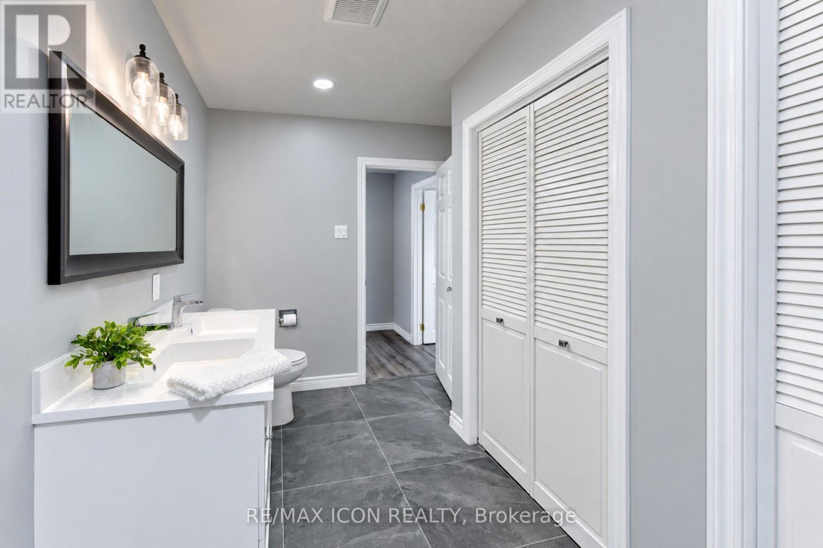 64 Lowrey Avenue S, Cambridge, ON