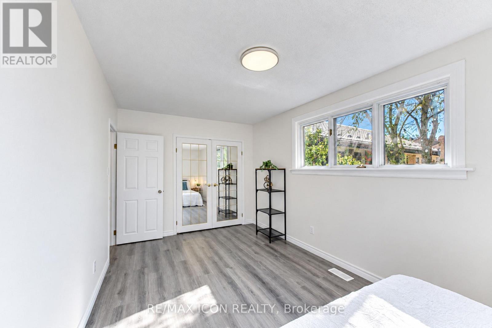 64 Lowrey Avenue S, Cambridge, ON