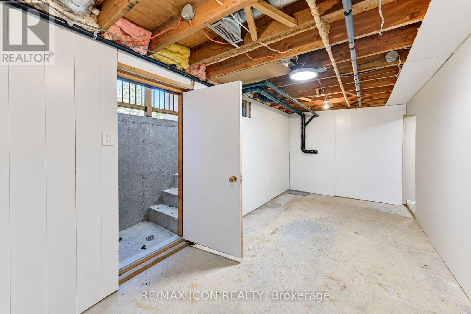 64 Lowrey Avenue S, Cambridge, ON