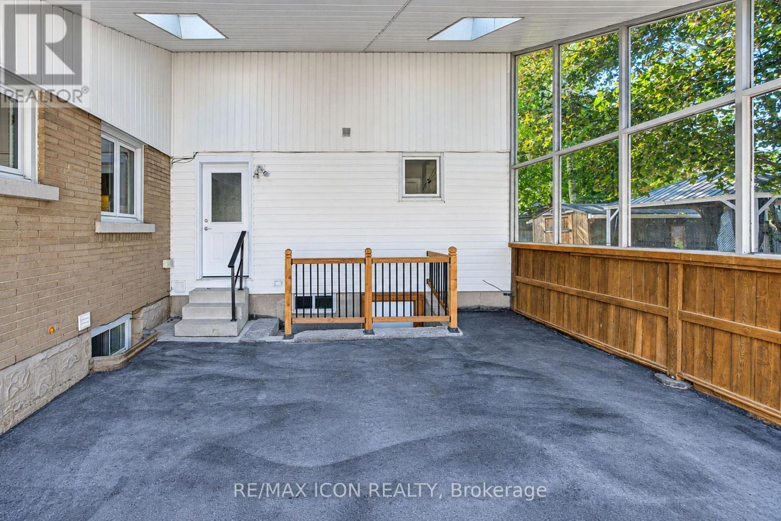 64 Lowrey Avenue S, Cambridge, ON
