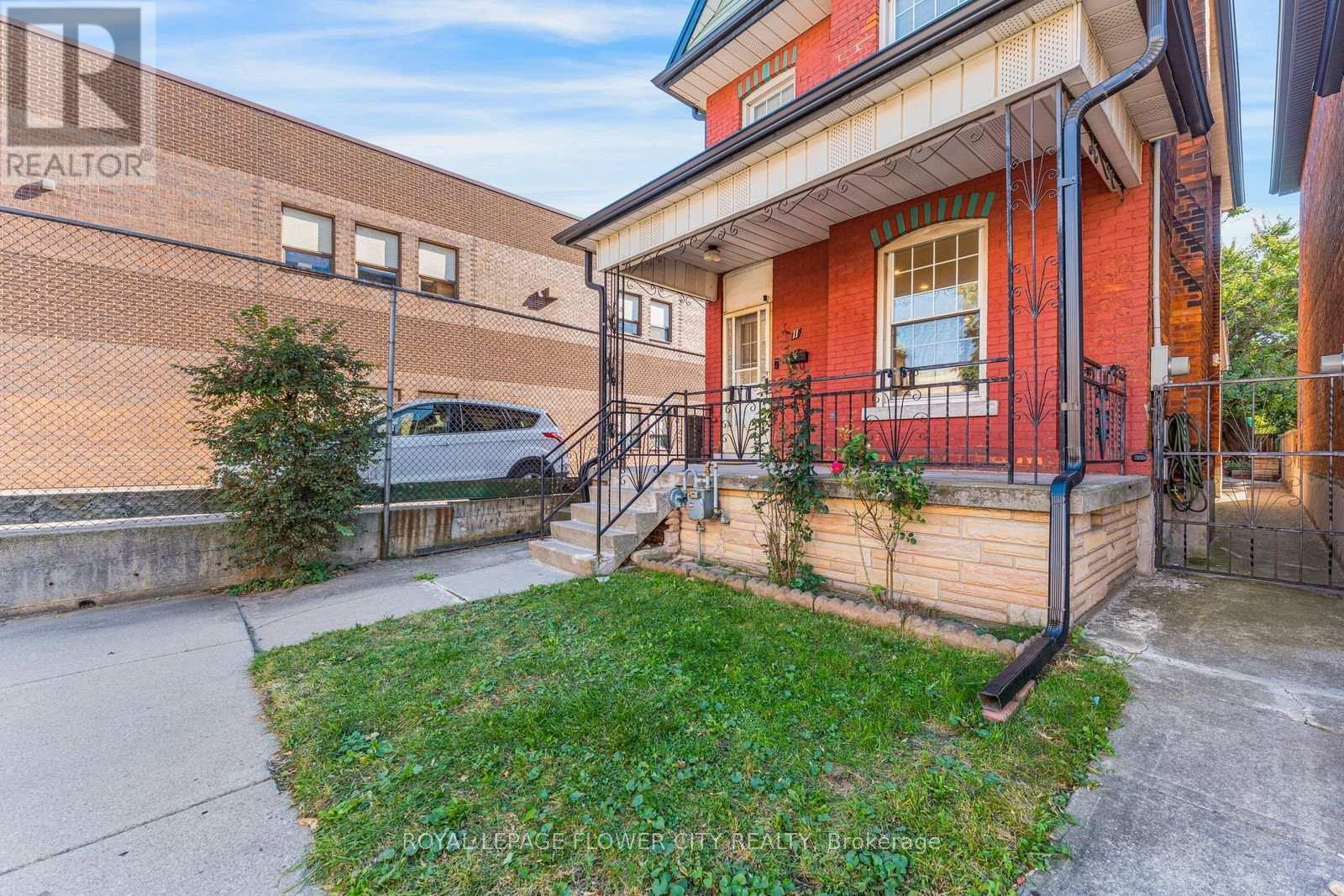 11 Mcneil Street, Hamilton, ON