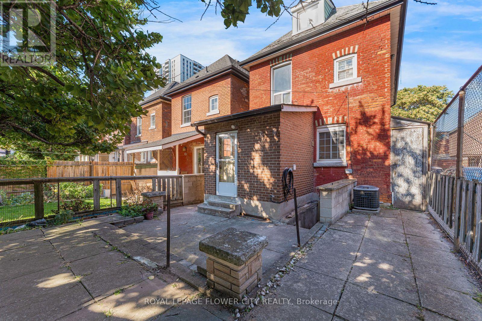 11 Mcneil Street, Hamilton, ON
