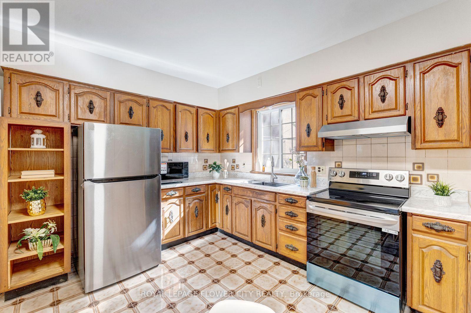 11 Mcneil Street, Hamilton, ON
