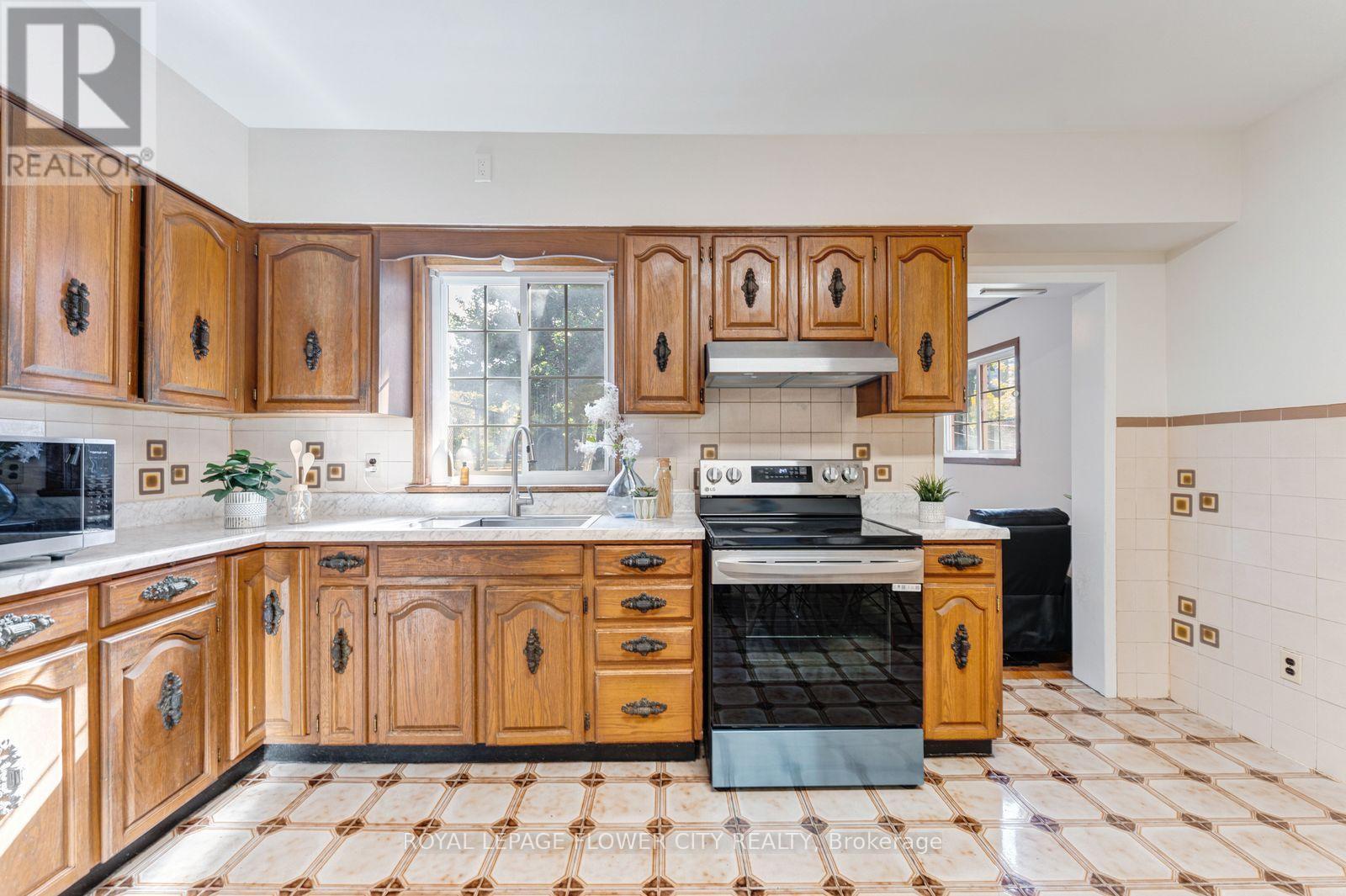 11 Mcneil Street, Hamilton, ON