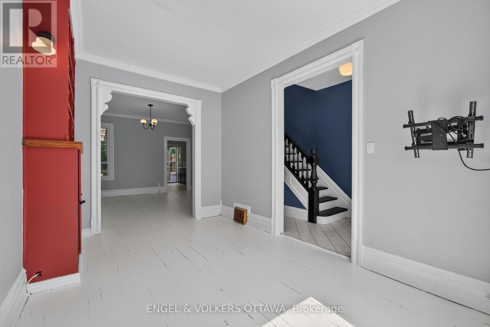 75 Eccles Street, Ottawa, ON