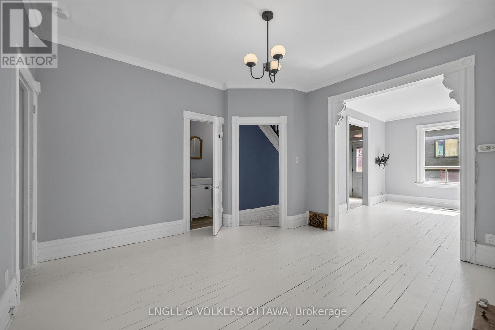 75 Eccles Street, Ottawa, ON
