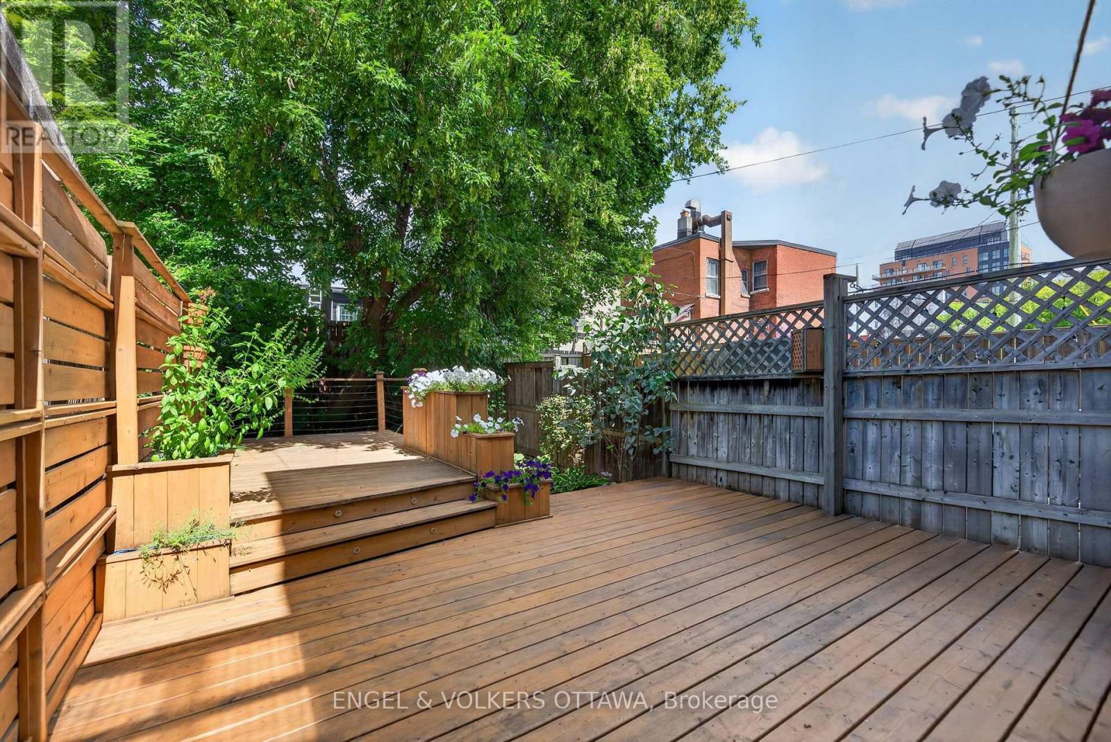 75 Eccles Street, Ottawa, ON