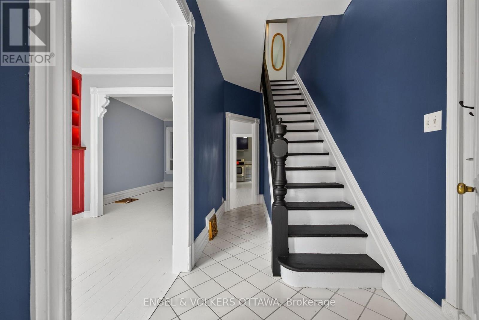 75 Eccles Street, Ottawa, ON