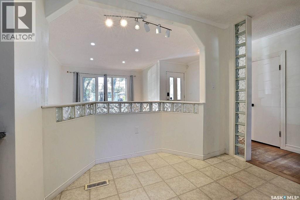 4816 8Th Avenue, Regina, SK